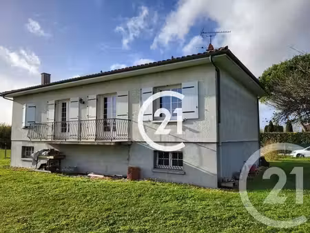 maison à louer - 5 pièces - 128 50 m2 - chateaubernard - 16 - poitou-charentes