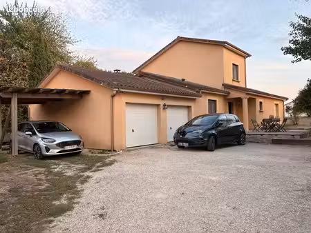 maison sur terrain arboré