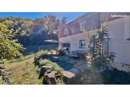 maison avec jardin non clôturé