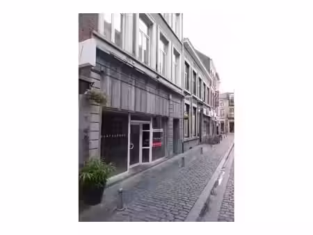 surface commerciale à louer à rue des rôtisseurs 10 huy (vbe72913)