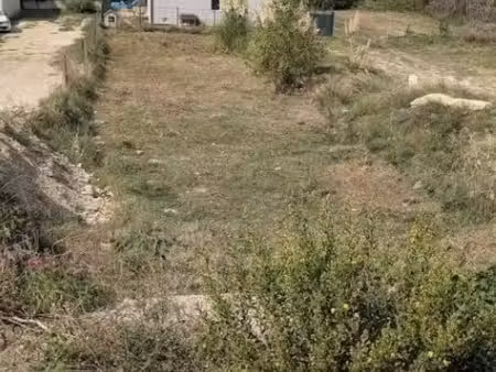 terrain constructible   constructeur libre .parcelle 576 m² lirac