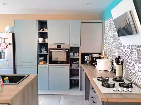 maison avec jardin et garage