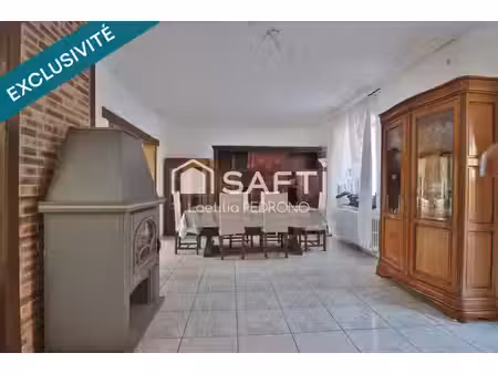 maison avec jardin  garage et dépendances