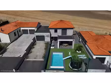 maison contemporaine 2022 - piscine chauffée et vue