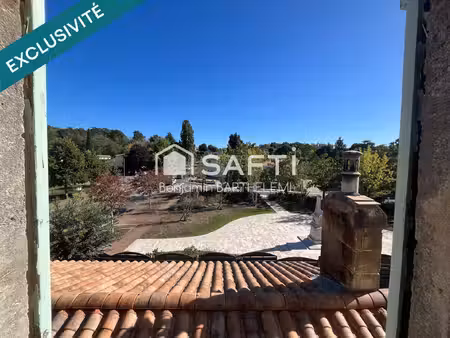 une maison en pierre pleine de potentiel  dans un emplacement recherché 