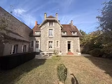 vente maison à laval (53000) : à vendre / 196m² laval
