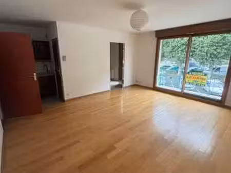 location appartement 2 pièces à ouistreham (14150) : à louer 2 pièces / 47m² ouistreham