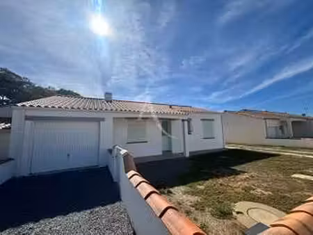 location maison à longeville-sur-mer (85560) : à louer / 80m² longeville-sur-mer