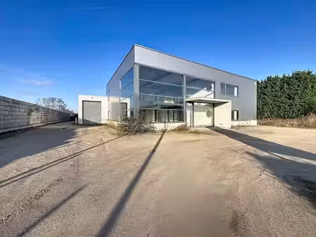 magnifique immeuble semi-industriel a louer