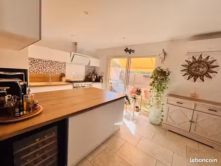 appartement meublé avec terrasse plein sud et deux stationnements – eyguières