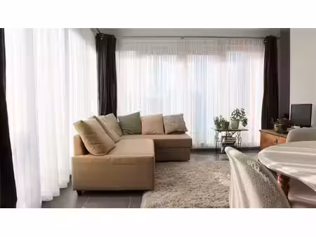 lichtrijk duplexappartement te huur
