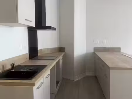 location appartement 4 pièces 87 m² à lourdes (65100)