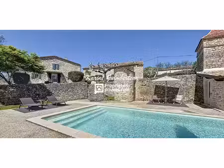 maison avec piscine et jardin rauzan (33)