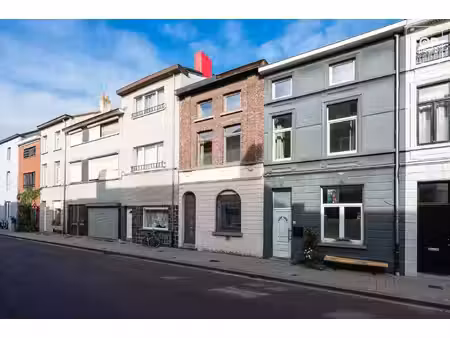woning met 4 slaapkamers en leuke tuin