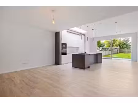ruime nieuwbouwwoning met 3 slpk.  grote tuin en inpandige garage