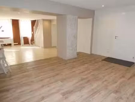 vente maison à commer (53470) : à vendre / 125m² commer