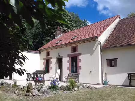 superbe maison en pierre à la campagne