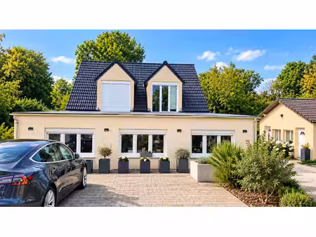 vente maison 8 pièces  240.00m²  mauperthuis