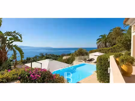 villa avec piscine en bord de mer ajaccio (2a)