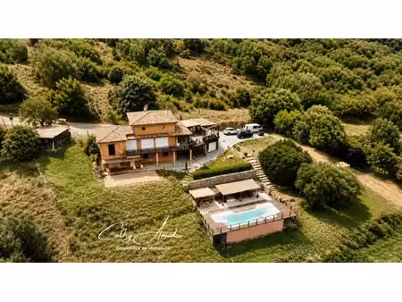 pratavone (corse) : propriété 10 pièces avec piscine et chalet indépendant