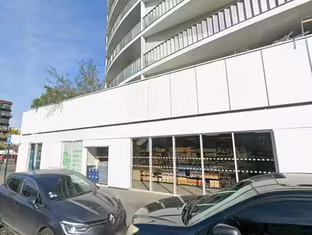 vente commerce pantin 93500 682m²