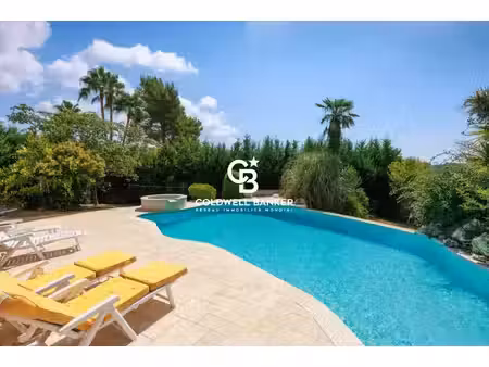 villa provençale avec piscine et vue dégagée à la colle-sur-loup