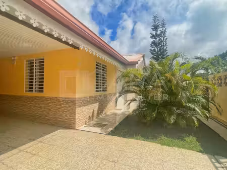 macouria  villa t5 entiérement meublée et équipée avec piscine