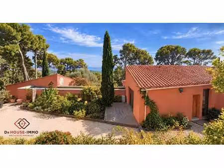 villa contemporaine familiale avec piscine et vue panoramique sur toulon