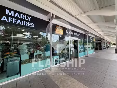 location commerce marly-le-roi 78160 166m²