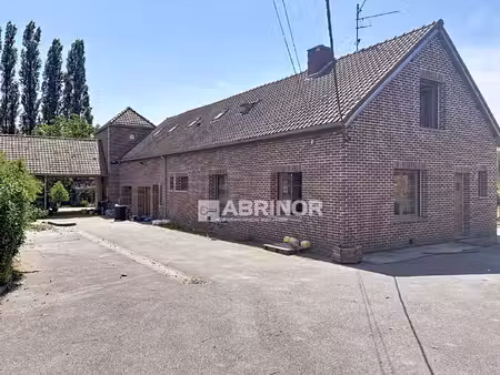 bruille st amand - corps de ferme - longere- pature et boxes
