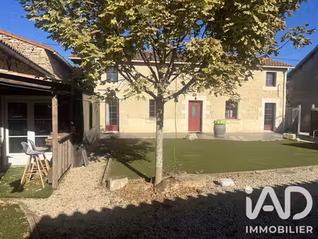 maison à louzy (79100)