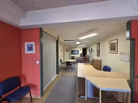 location locaux professionnels 2 pièces 79.8 m² à bidos (64400)  290 €