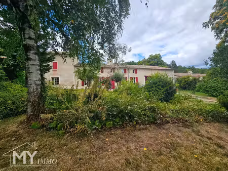 st antoine de breuilh : maison en pierre de 1855 avec dépendances et jardin clos – cadre p