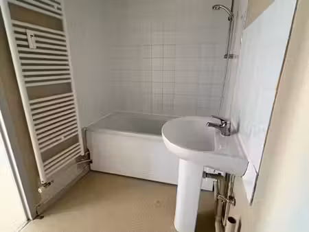 à louer - appartement t4 à auxonne
