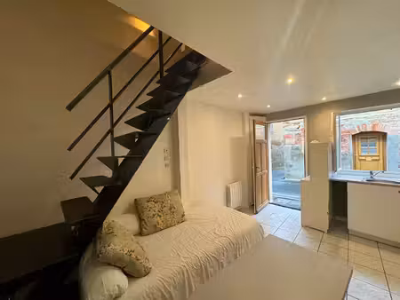 maison de village meublée sur 3 niveaux lévignac - 32m²
