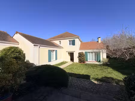 location maison 6 pièces 176m² magny le hongre 77700