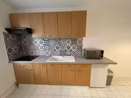 location appartement 1 pièce 19 m² à nîmes (30000)