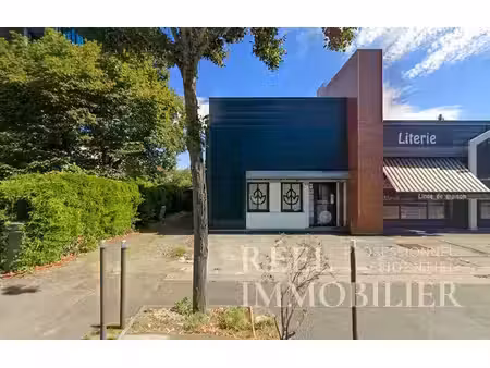 location commerce 3 pièces 45 m² à auch (32000)