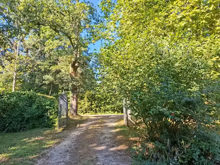 demeure récente de 230 m² sur parc de 5 000 m²