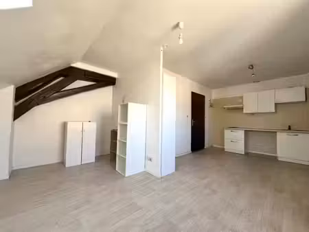 arc sur tille - t1 de 21 10m² (27 39m² au sol) avec grenier