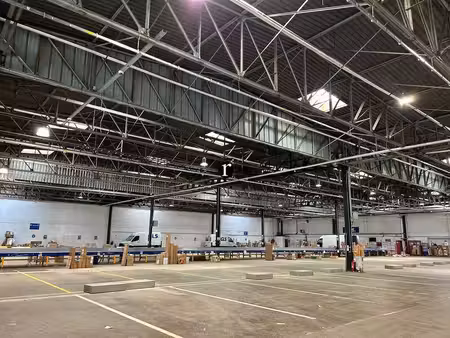 location local d’activités mons en baroeul 59370 5296m²