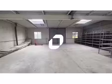 location local d’activités 274m²