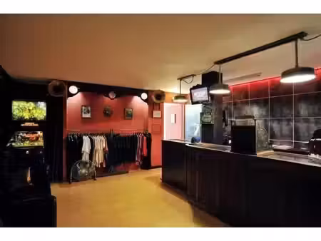 vente commerce tours 37000 123m²