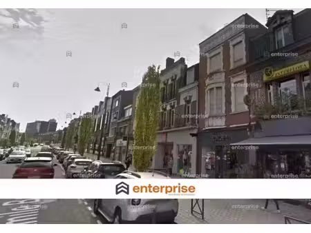 location commerce lens 62300 145m²
