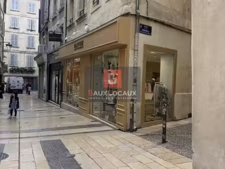 location commerce avignon 84000 45m²