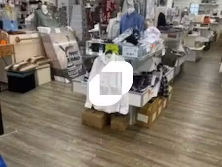 location commerce 220m²