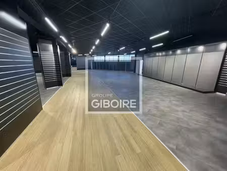 location local commercial 970m² st herblain 44800