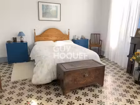 à vendre élégante maison de maître au coeur du village de olonzac 34210