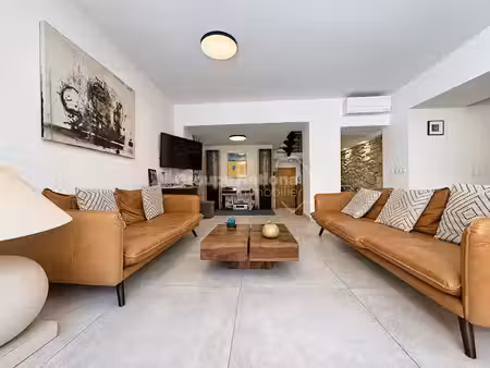 vente maison 5 pièces 215 m² à grans (13450)  639 900 €