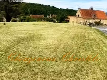 24200 marcillac st quentin : terrain d'environ 1200 m2